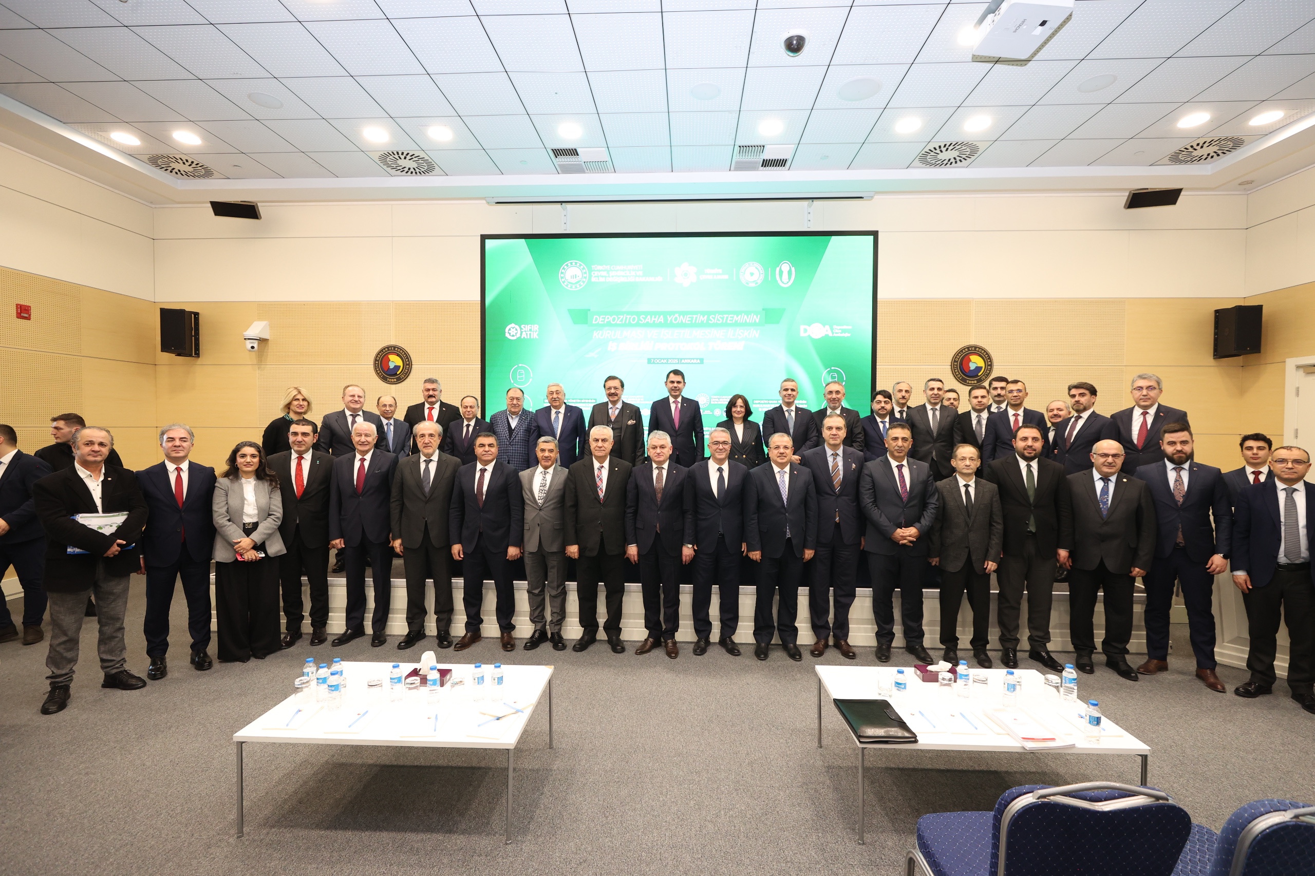 Director of Climate Change Hasar Attends the Signing Ceremony for the Establishment of the Deposit Field Management System