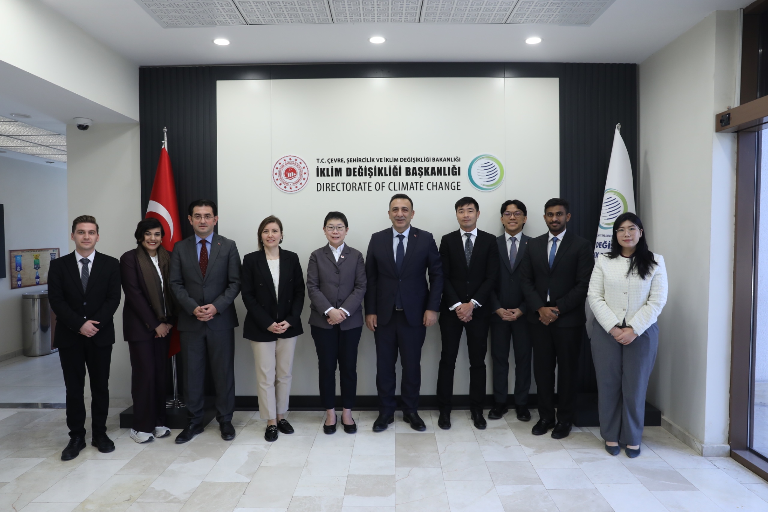 Director of Climate Change Hasar Meets with Singaporean Ambassador Kok Li Peng