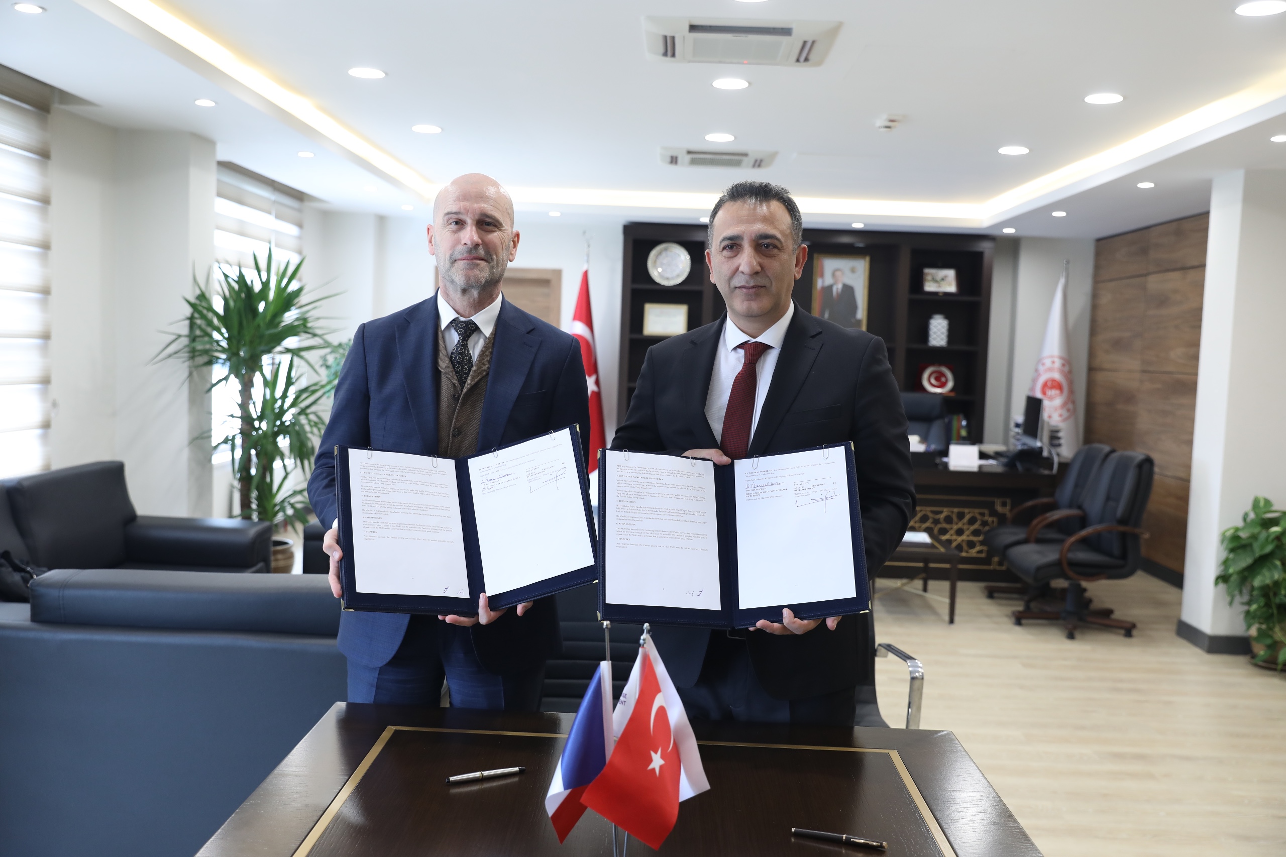 Directorate of Climate Change Signs Memorandum of Understanding with the French Development Agency