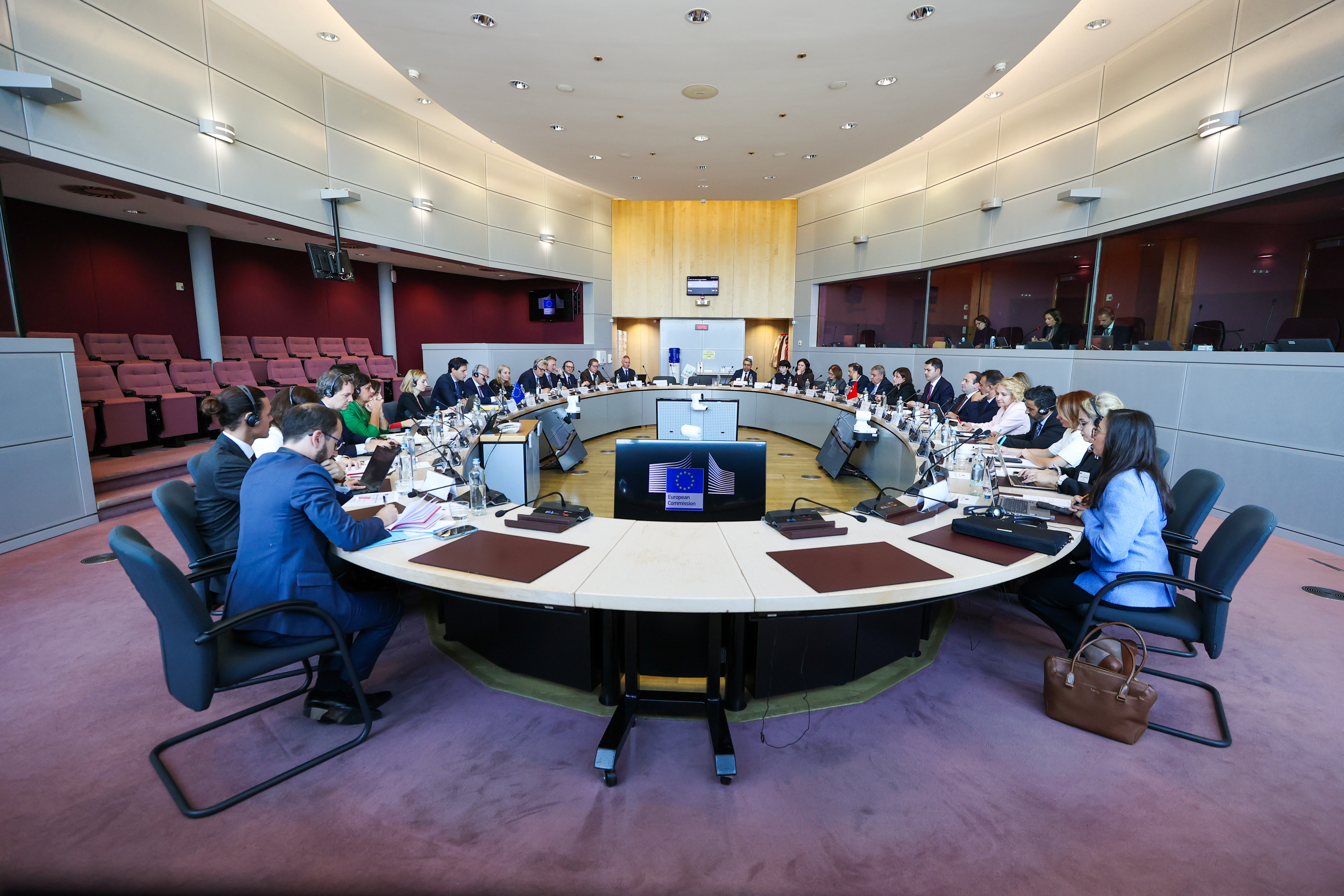 Minister Kurum Meets EU Commissioner for Climate Action Hoekstra in Brussels