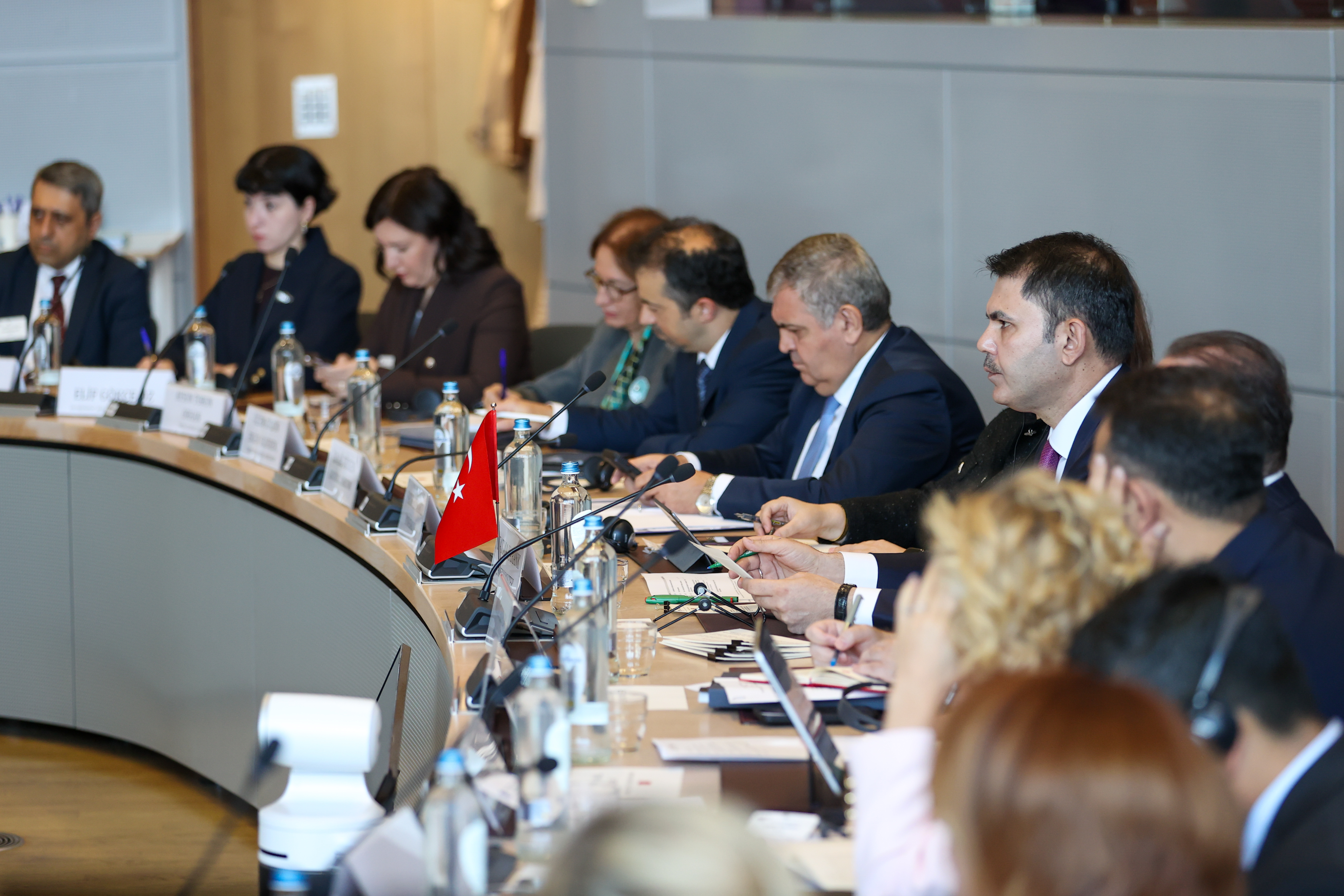 Bakan Kurum, Brüksel’de AB İklim Eylem Komiseri Hoekstra ile Görüştü