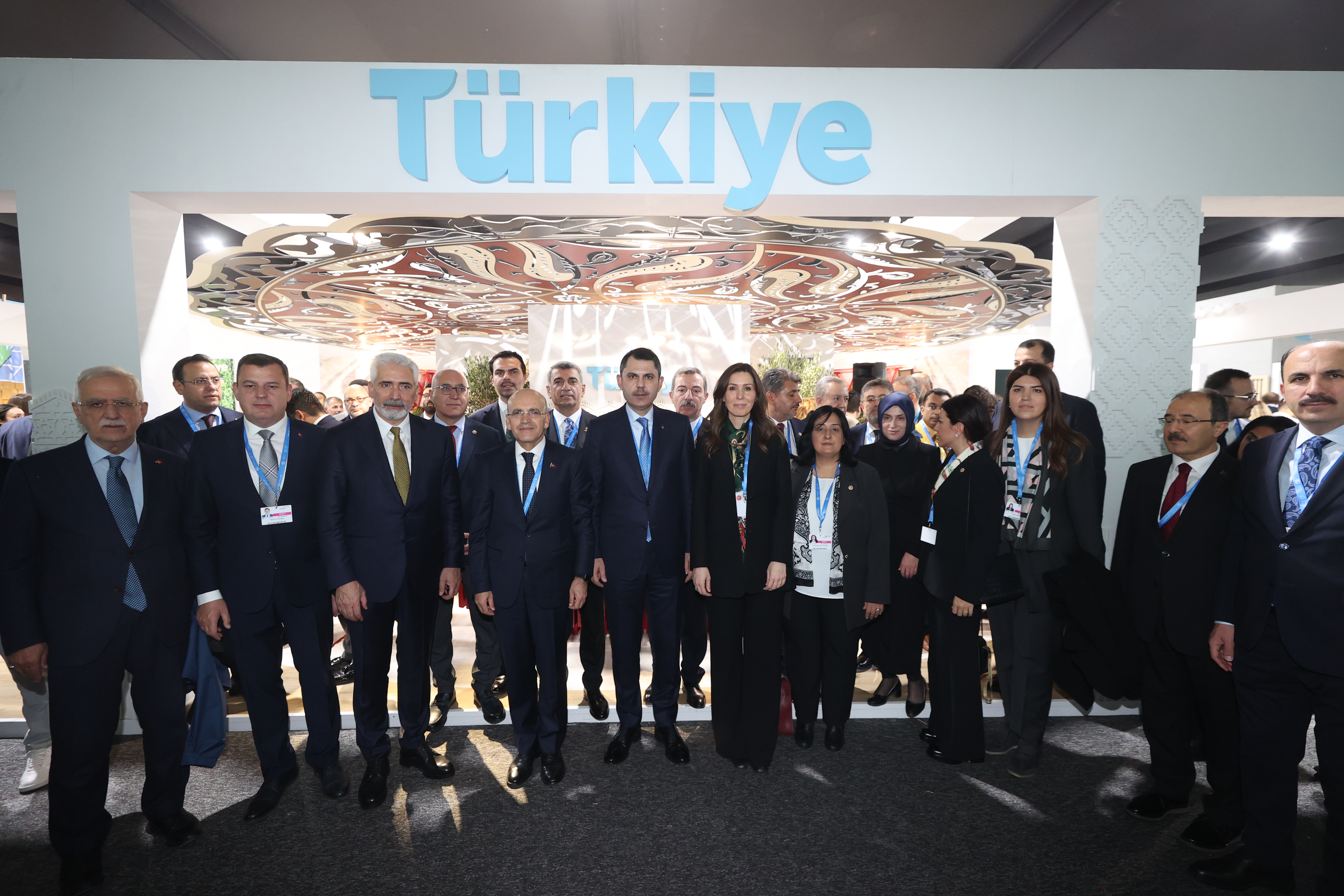 BAKAN MURAT KURUM, COP29’DA KURULAN TÜRKİYE STANDININ AÇILIŞINI GERÇEKLEŞTİRDİ