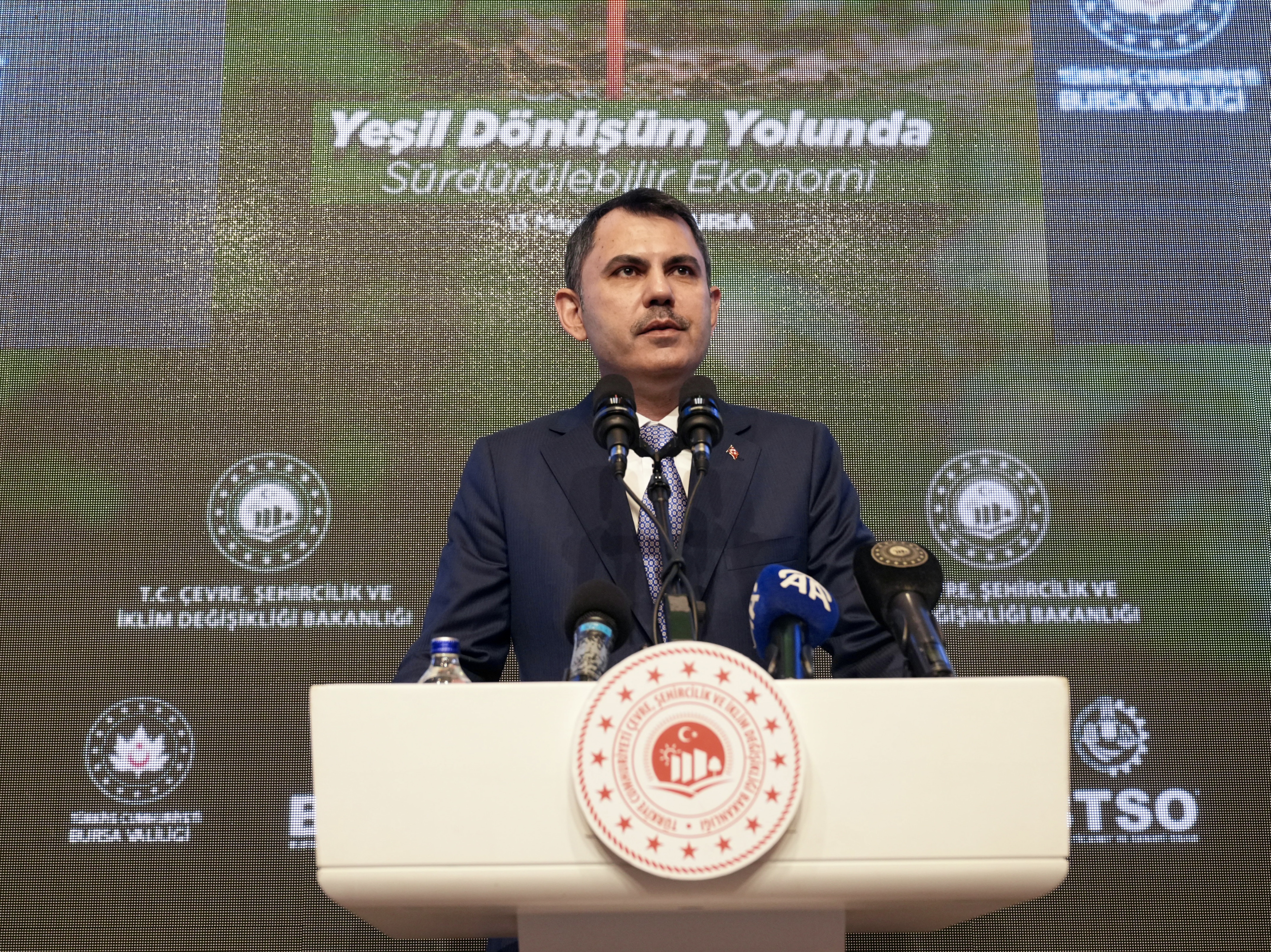 Çevre, Şehircilik ve İklim Değişikliği Bakanı Kurum, ‘II. Uludağ Çevre Forumu’na katıldı