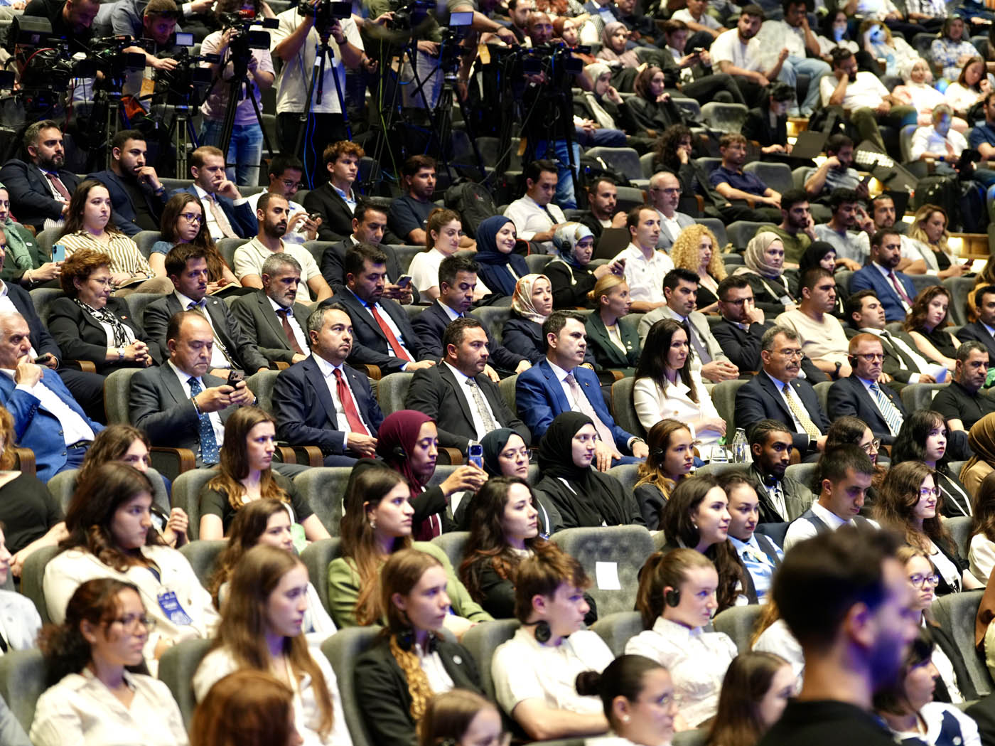 COP31 BAŞKANI KURUM, “NEXTGENCOP30.5” İKLİM ZİRVESİ’NE KATILDI