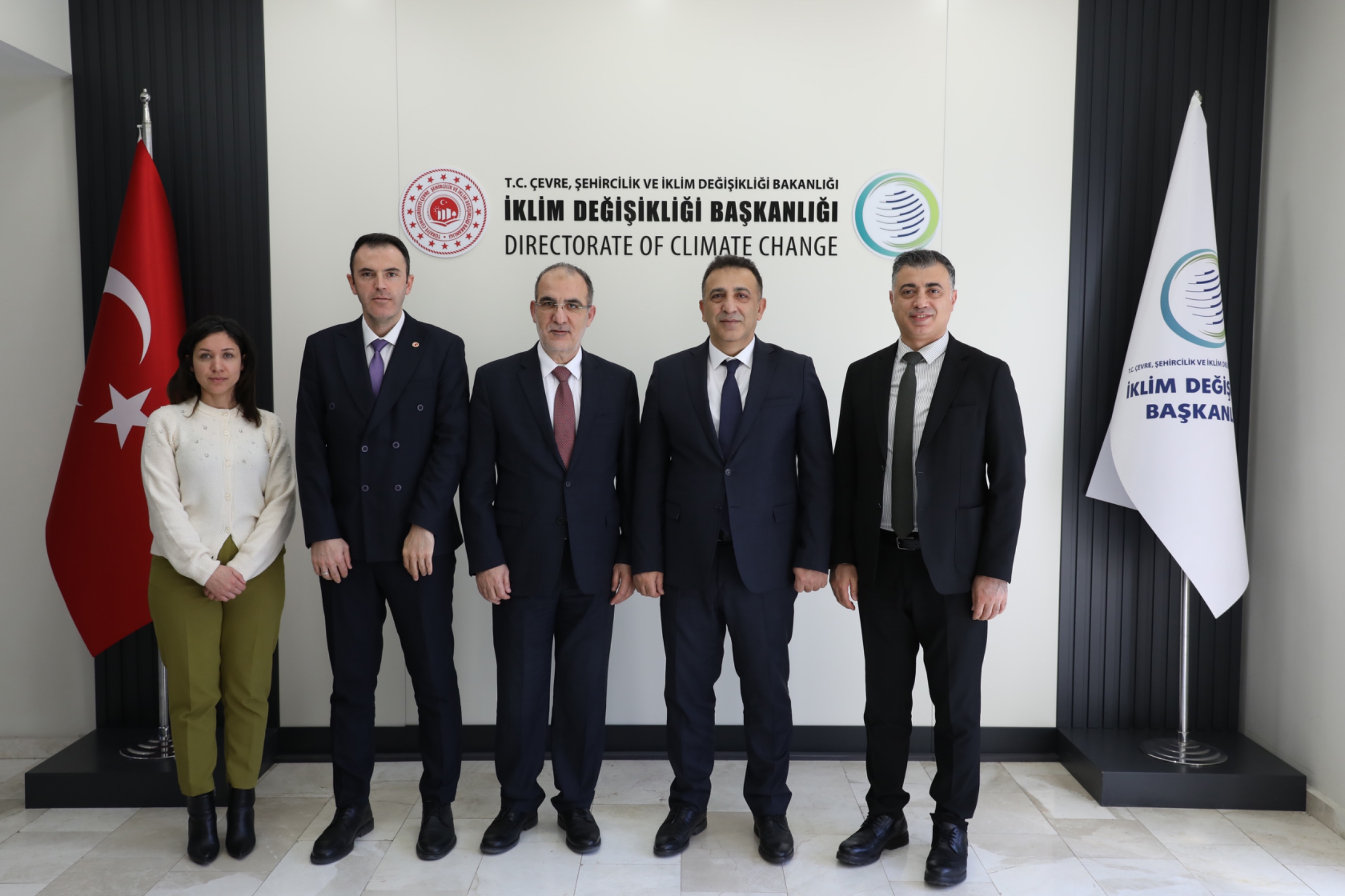 İklim Değişikliği Başkanı Hasar, İslam Kalkınma Bankası Türkiye Direktörü Abdelwahab ile bir araya geldi