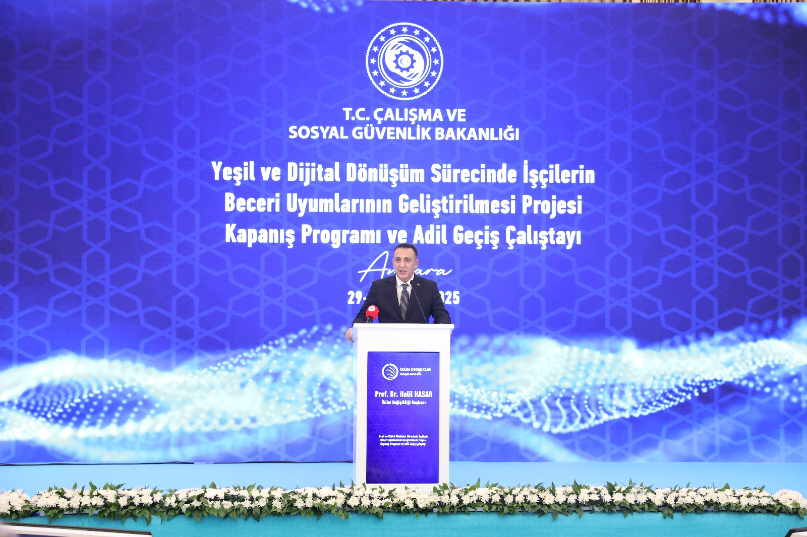 “İklim politikalarını, insanı merkeze alan kapsayıcı ve adil bir perspektifle ele almak zorundayız”